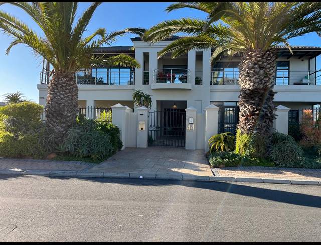 1 BEDROOM APARTMENT TO LET IN MELKBOSSTRAND CENTRAL